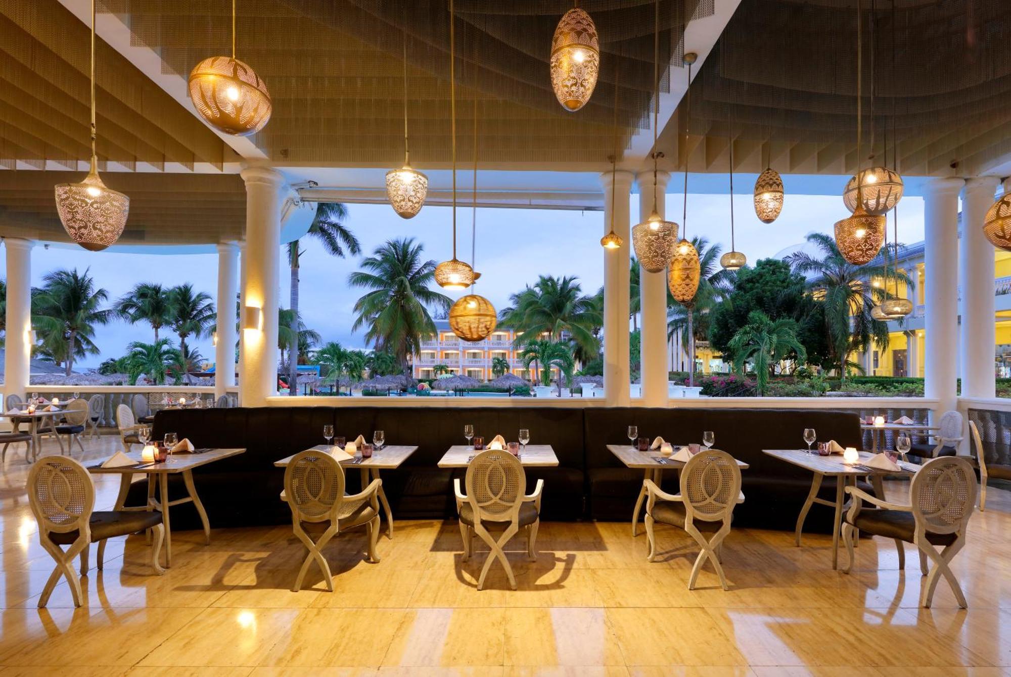 לוסאה The Signature Level At Grand Palladium Lady Hamilton Resort & Spa מראה חיצוני תמונה