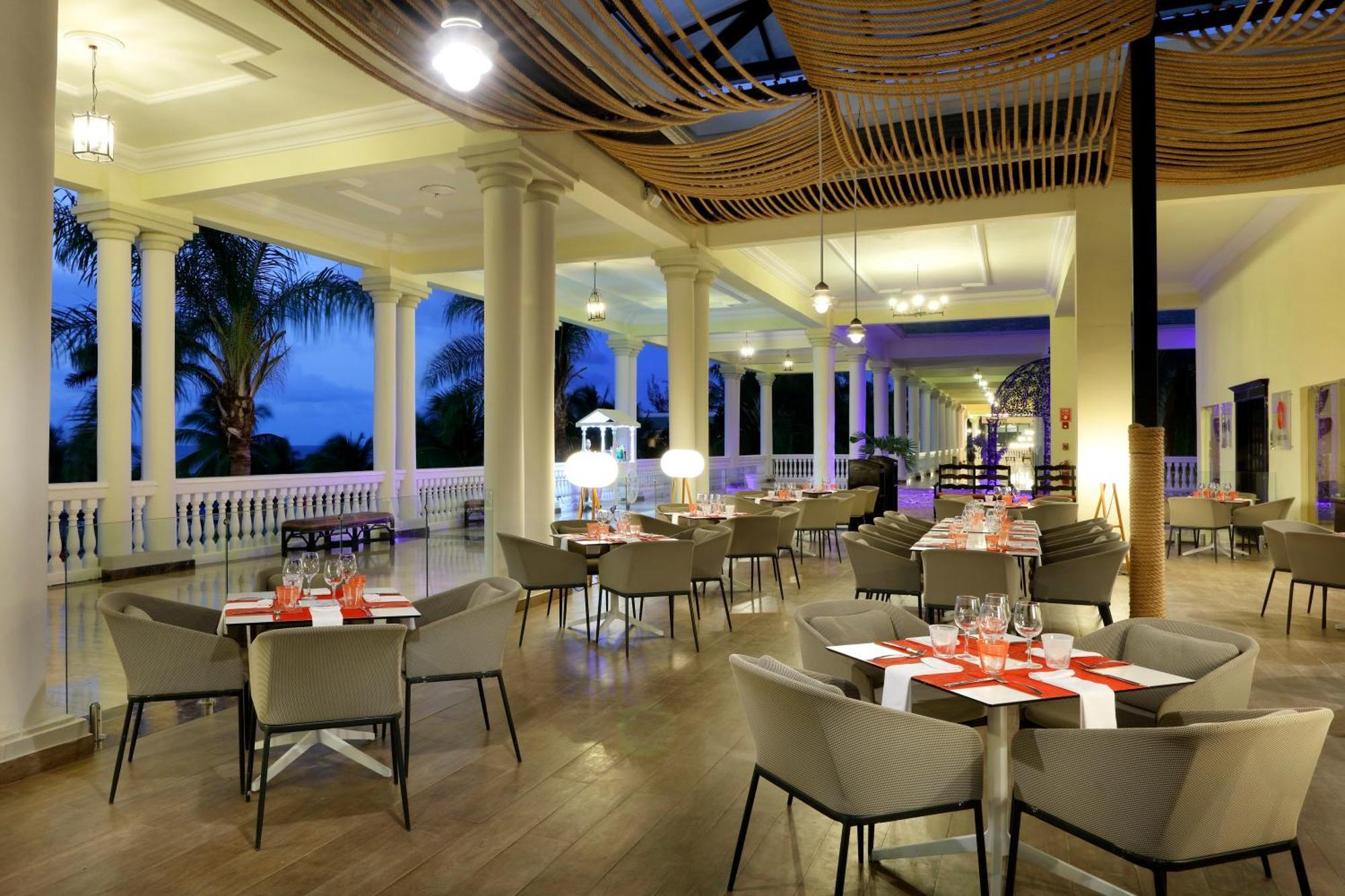 לוסאה The Signature Level At Grand Palladium Lady Hamilton Resort & Spa מראה חיצוני תמונה