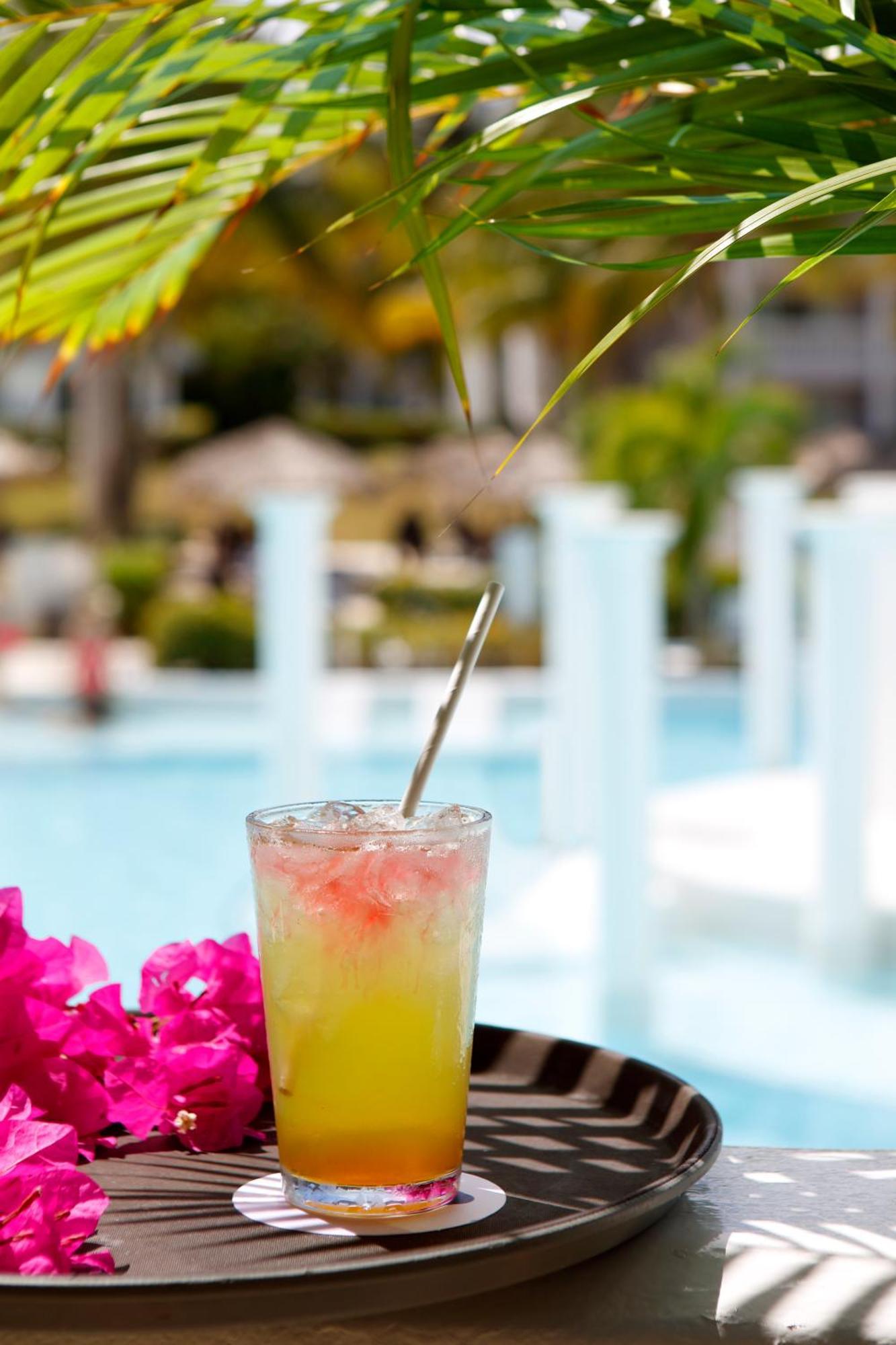 לוסאה The Signature Level At Grand Palladium Lady Hamilton Resort & Spa מראה חיצוני תמונה